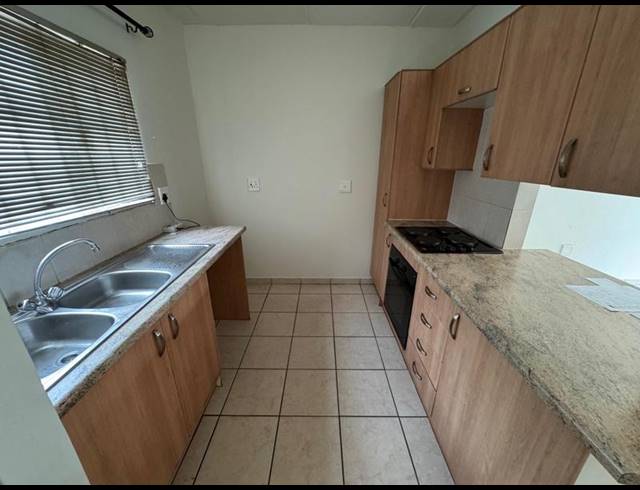 2 BEDROOM TOWNHOUSE FOR SALE IN BIRCHLEIGH